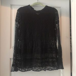 Hinge lace top